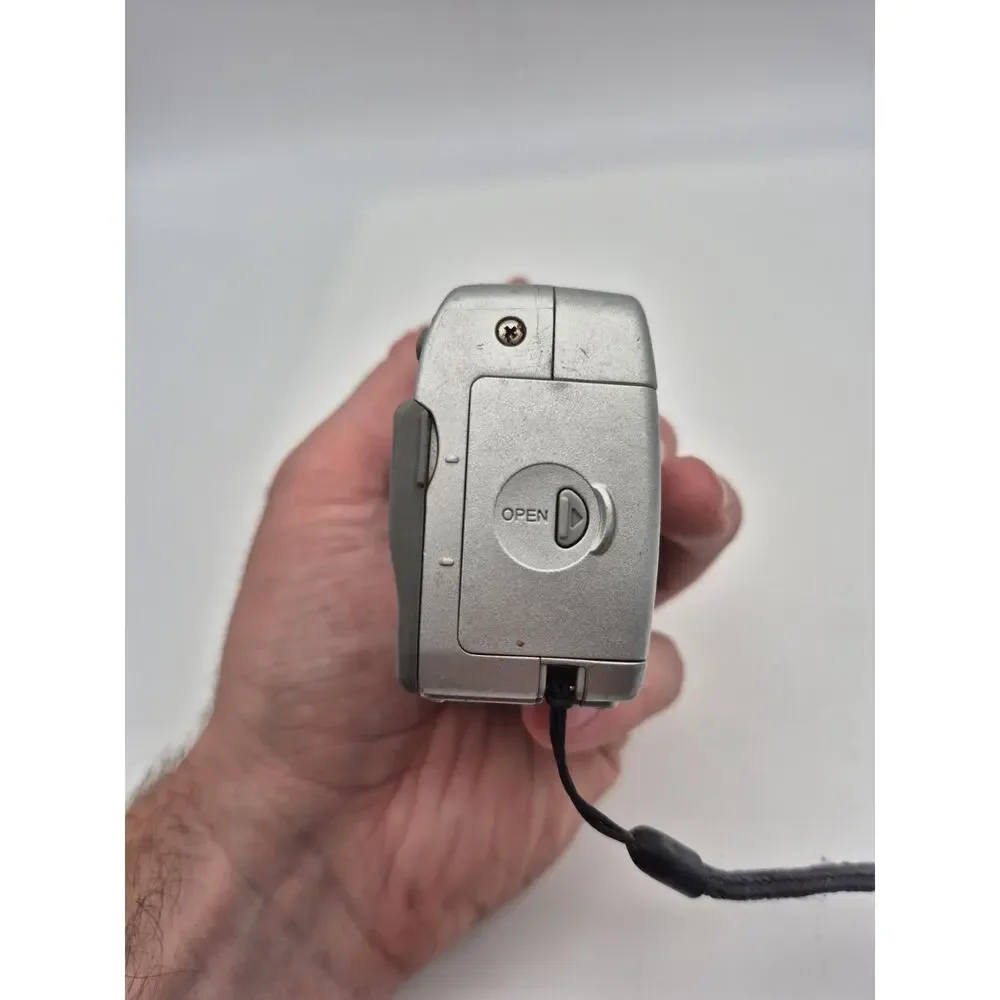 Sony Digital Camera Cybershot DSC-P32 3.2MP Silver For Parts Read Description